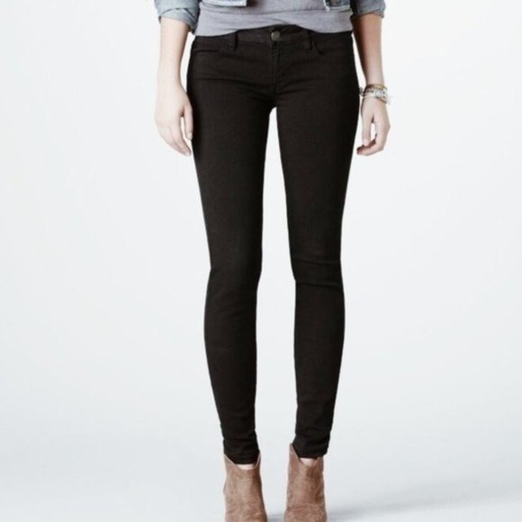 American Eagle Black Super Stretch Skinny Jeans